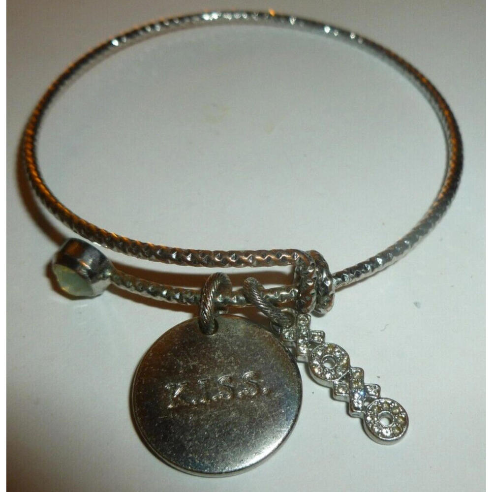 Mary Kay Cuff Bracelet Silver Tone Metal KISS Charm Polished‎ Retro Vintage